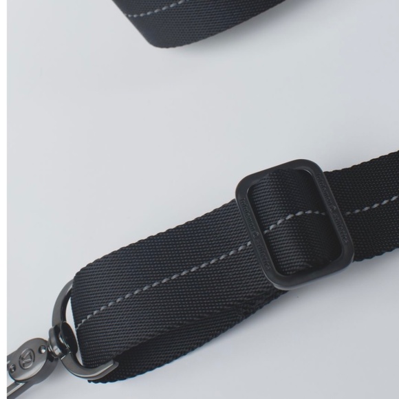 LULULEMON URBANOWSKI WARRIOR DUFFEL BAG BLACK NEW WITH TAGS - Picture 13 of 16